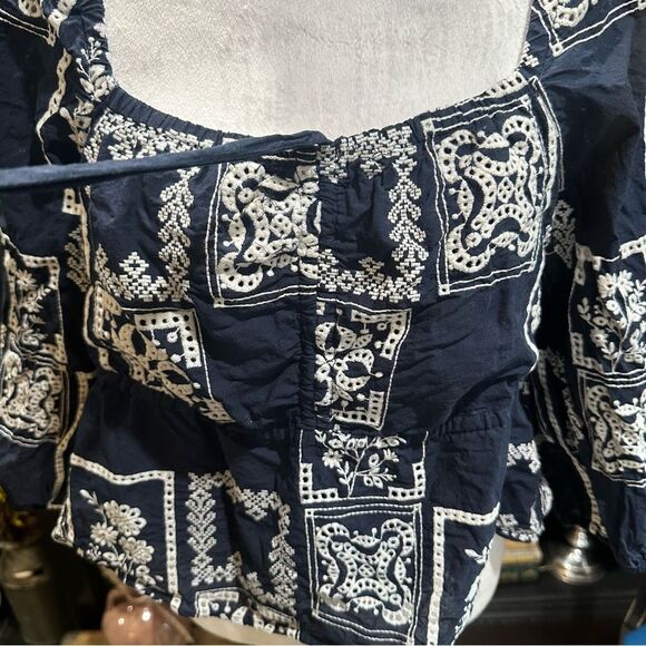 Greylin Rheena Embroidered Top Size Large - Picture 4 of 13